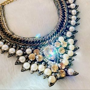 💥 5/$25 Pearl & Crystal Embellished Bib Necklace